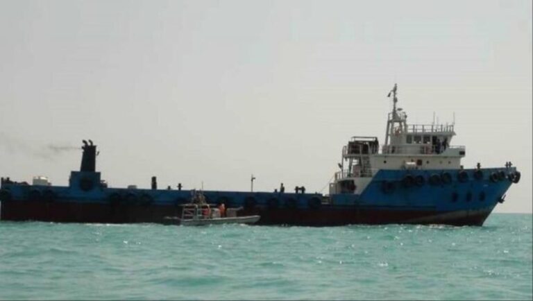 إيران تحتجز ثالث سفينة نفط أجنبية في شهر قرب الحدود مع السعودية