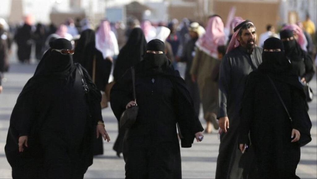 السعودية تسمح للمرأة بالسكن في الفنادق دون محرم