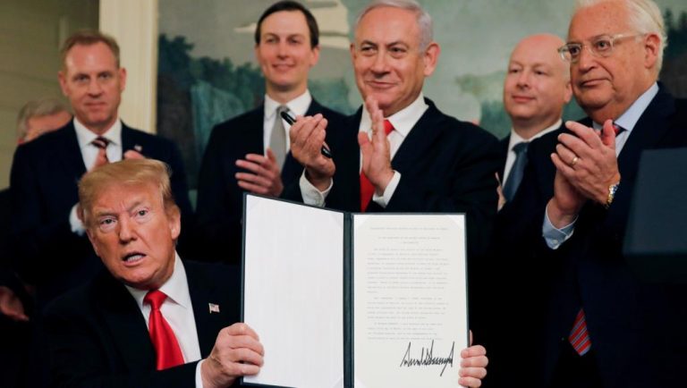 مواقف ترامب حيال الصراع الفلسطيني الإسرائيلي منذ استلامه السلطة