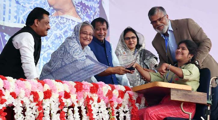 رئيسة الوزراء : سيتم إنشاء مركز الدعم للأشخاص ذوي الإعاقة في كل منطقة سكنية