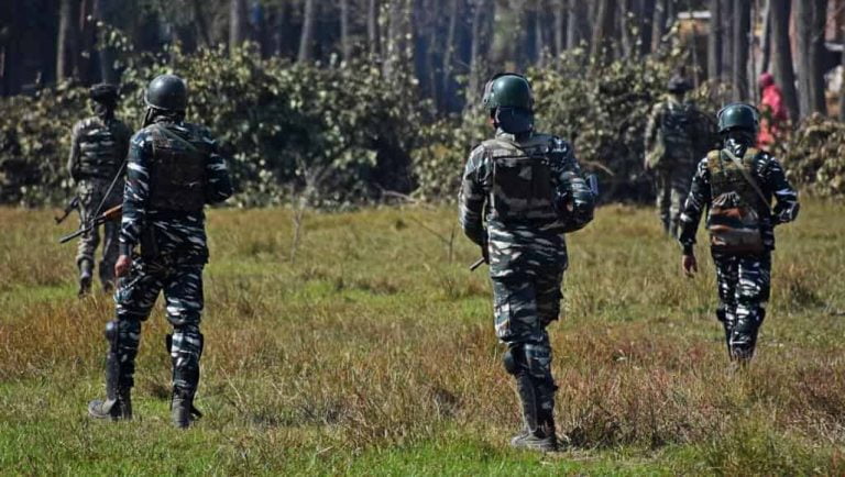كشمير..مقتل 15 شخصا في تبادل لإطلاق النار بين القوات الباكستانية والهندية