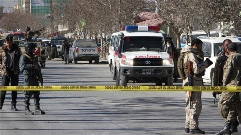 طالبان تسيطر على عاصمة إقليم هلمند وتقتل قادة عسكريين والحكومة تعلن مقتل العشرات من الحركة